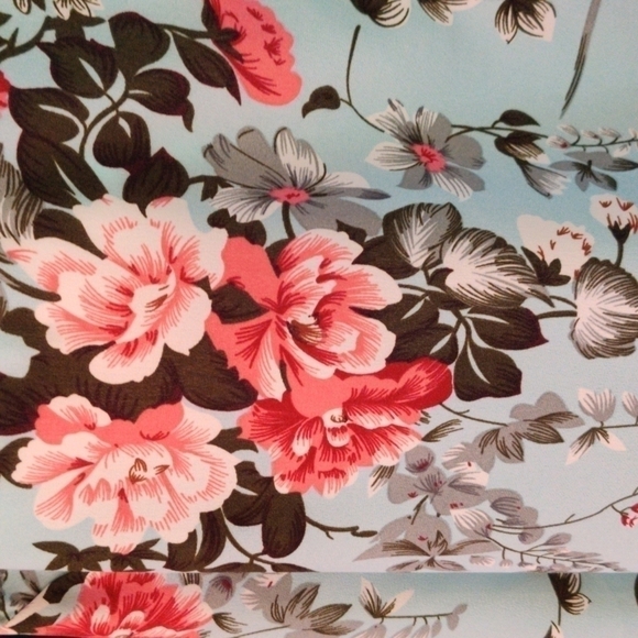 𝅺new Richly colored floral ladies size XL long sleeve blouse - Picture 6 of 6